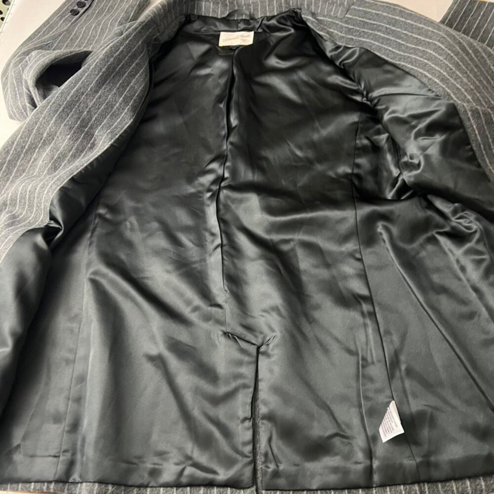 Universal Thread Gray Stripe Blazer Jacket Women … - image 4